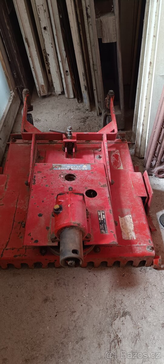 MF 70 lištová sekačka - 8