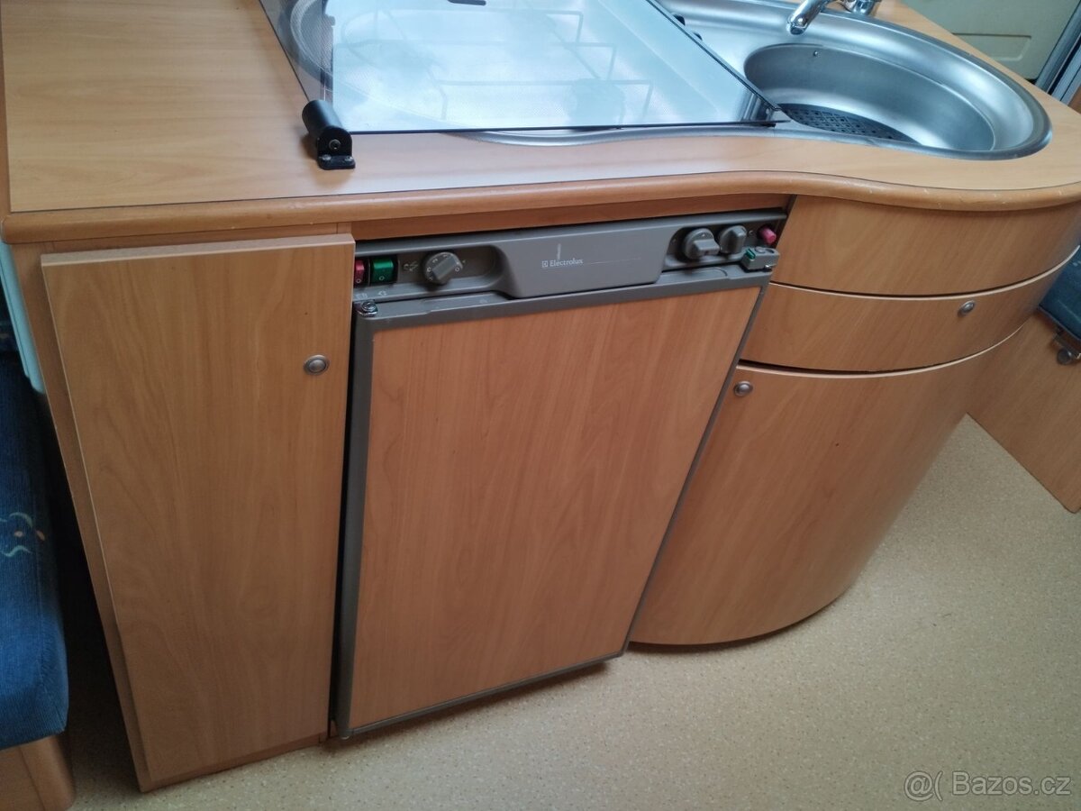 HOMECAR č.730 pro 4. Bojler. Nosič kol. 1300 kg. 100km/h - 8