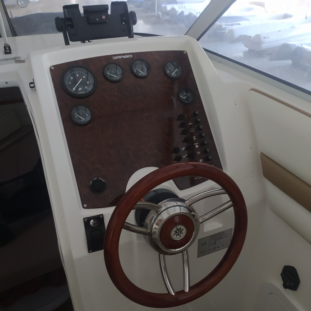 Krásná kajutová loď DRAGO 710 OB + Mercruiser 4,5L MPI - 8