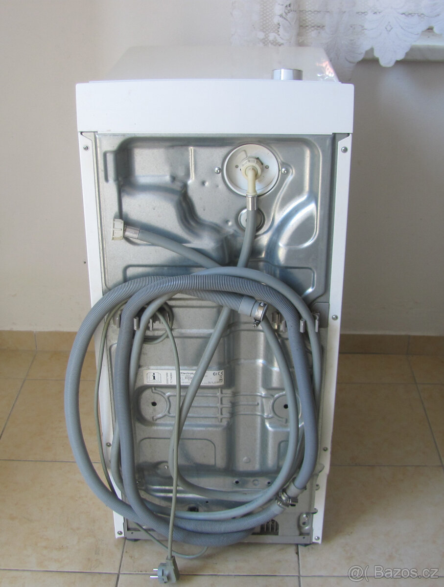 ÚZKÁ VRCHEM PLNĚNÁ PRAČKA ELECTROLUX 6KG - A+++ - 8