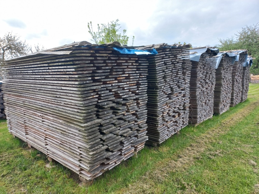 Smrkové a bukové řezivo + smrkové trámy+střešní latě - 8