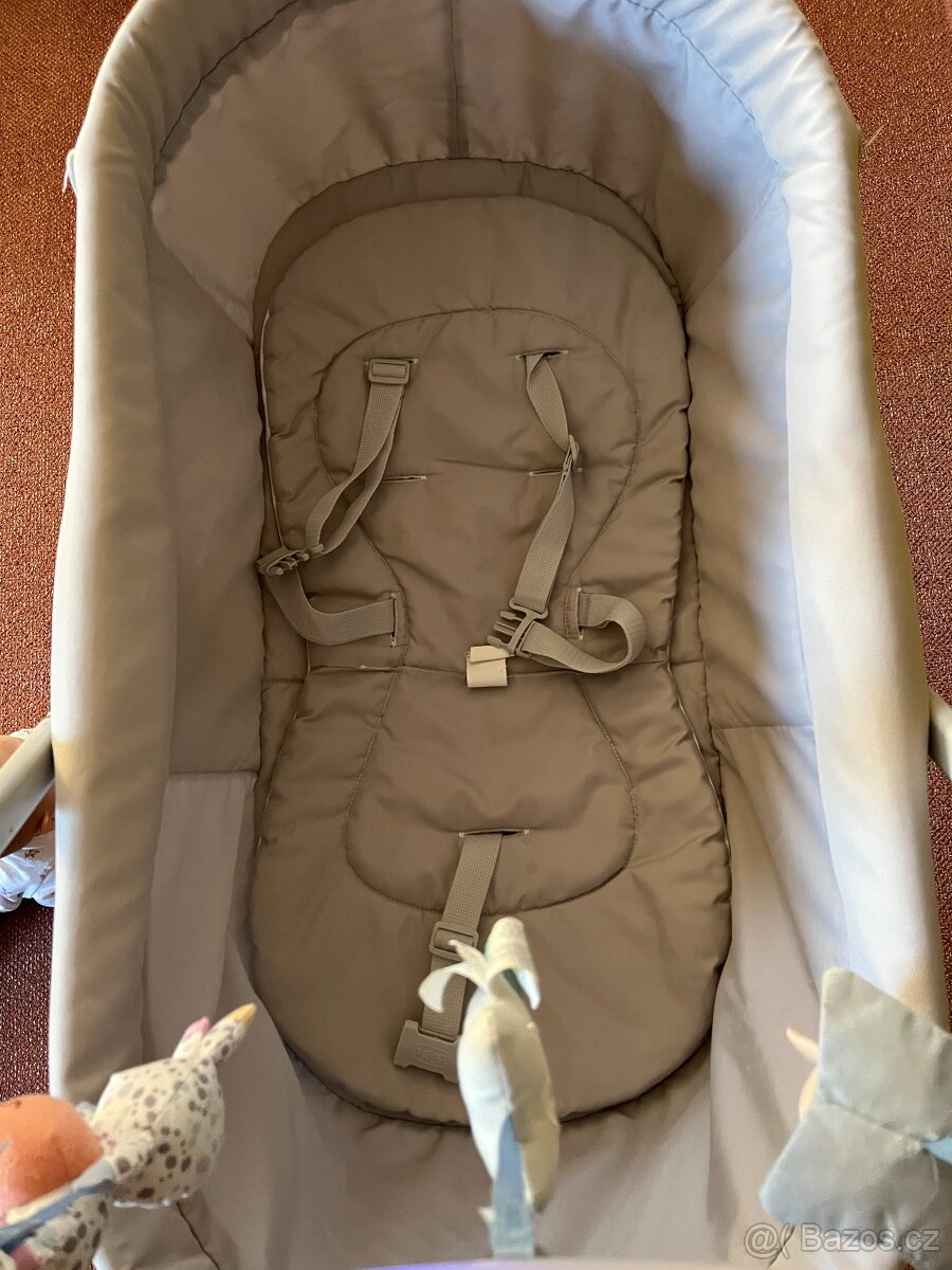 CHICCO Postýlka/lehátko/židlička Baby Hug 4v1 - 8