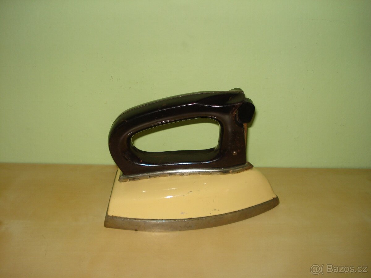 Staré žehličky - 8