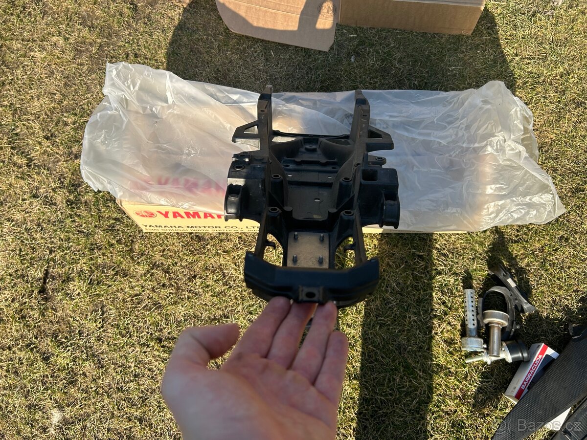 Podsedlový rám Yamaha yzf r1 - 8