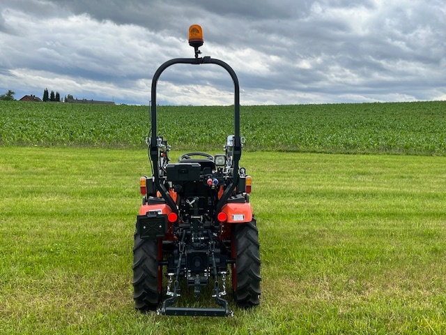 Malotraktor Avenger 26 + čelní nakladač - 8