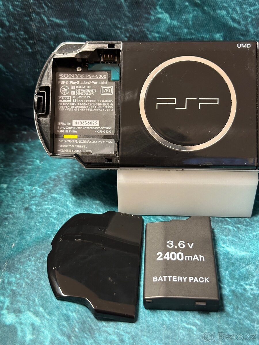 PSP 3000 Piano black včetně originálního boxu - 8