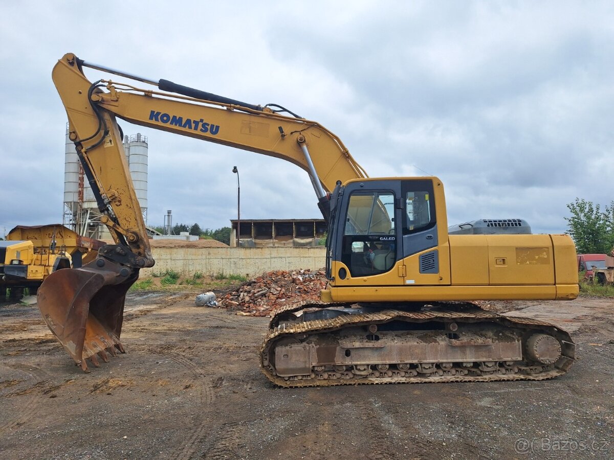 KOMATSU PC 240 LC-8 - 8