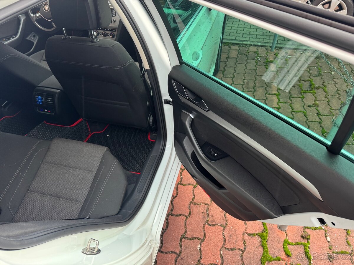 Volkswagen Passat B8 - 8