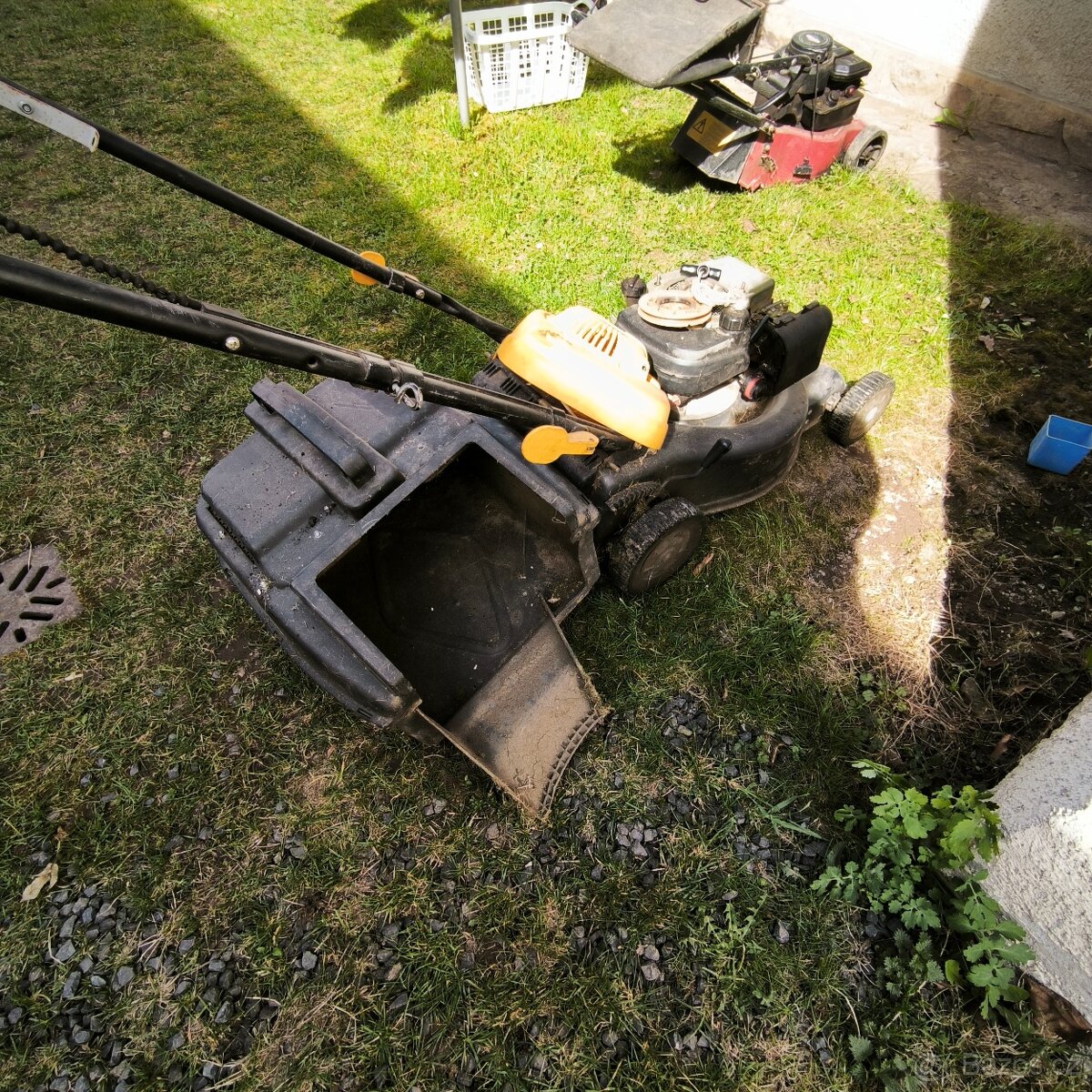 2× benzínová sekačka, ASIST + Mountfield (Briggs), na opravu - 8