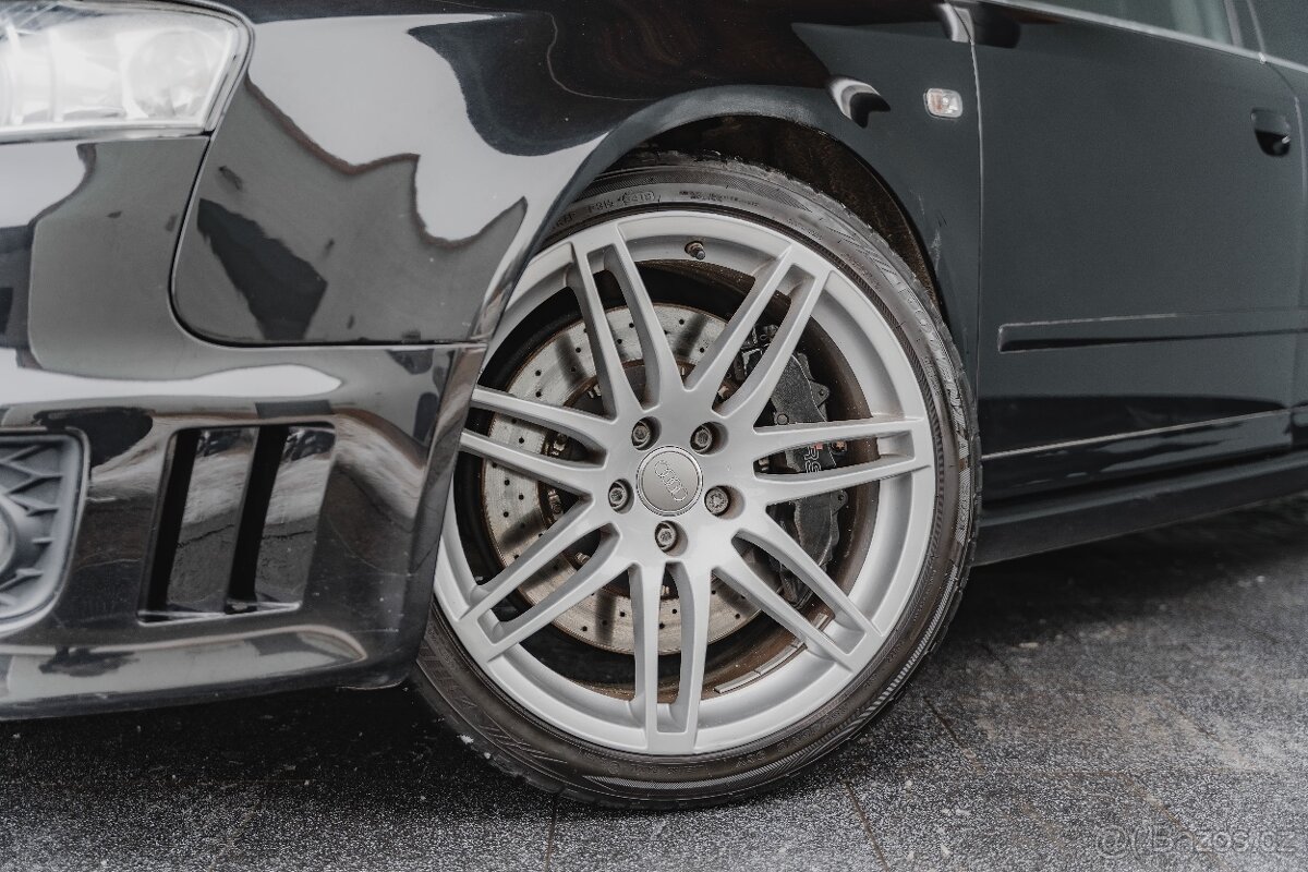 AUDI RS4-Avant-4.2 V8-Quattro-R19 - 8