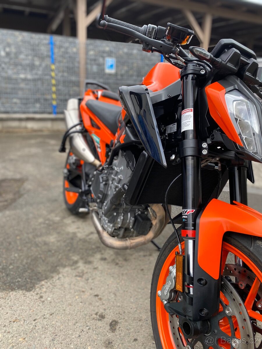 KTM 890 DUKE GP - 8