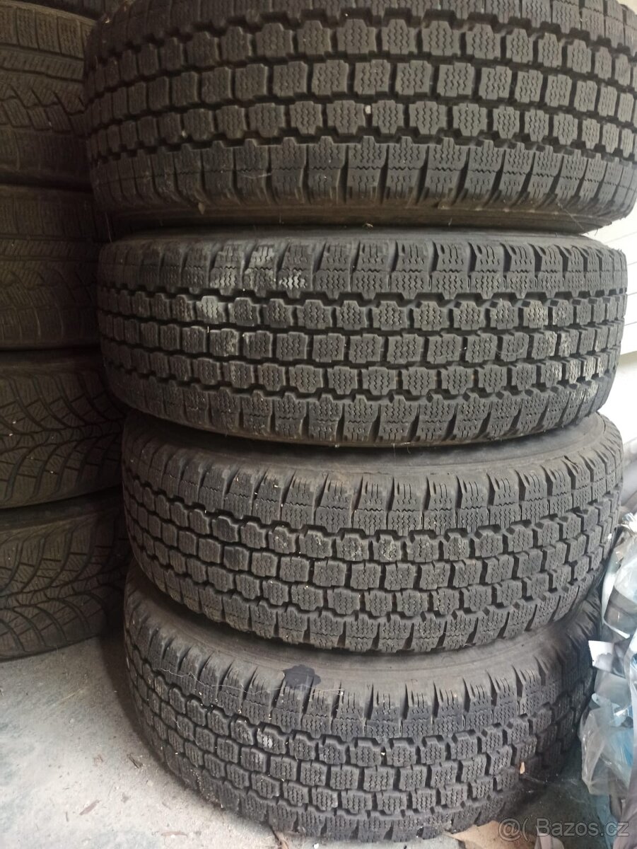 Bridgestone 215/70 R15 C, zimní - 8