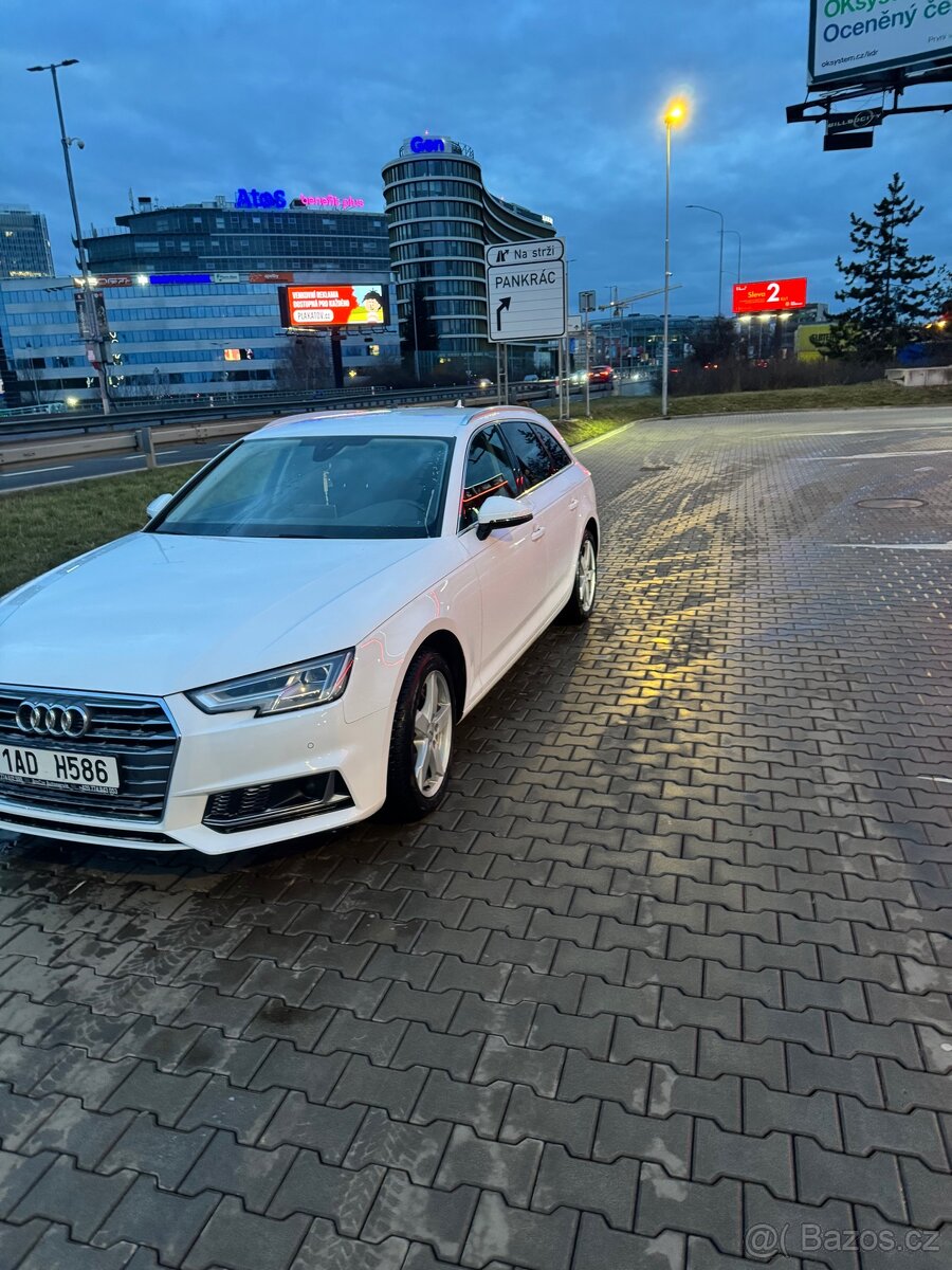 Auto Audi a4b9 - 8