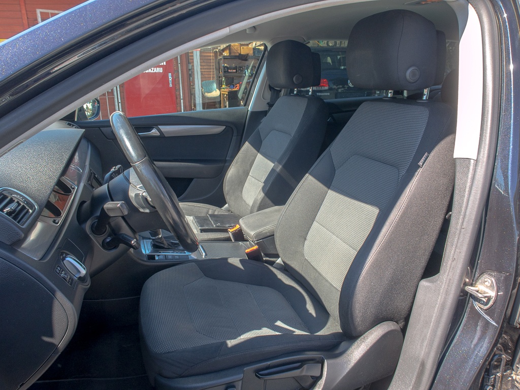Volkswagen Passat 2.0TDI 103KW CR DSG – NAVI - 8