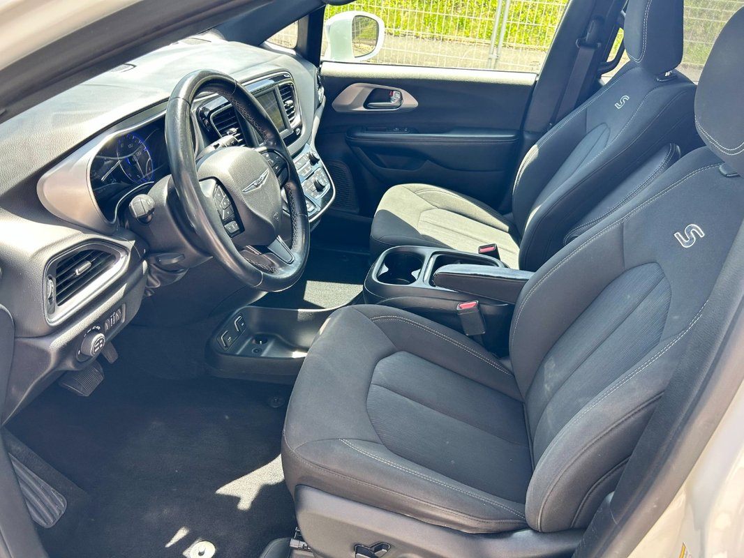 Chrysler Pacifica 3.6 - 2021 - 7 míst 221 kw - 8