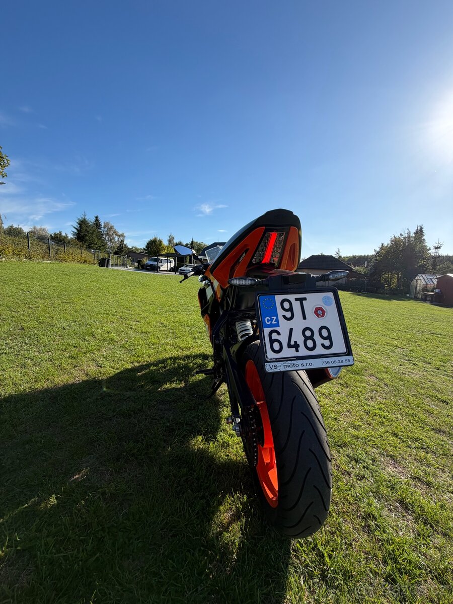 KTM RC 125 - 8