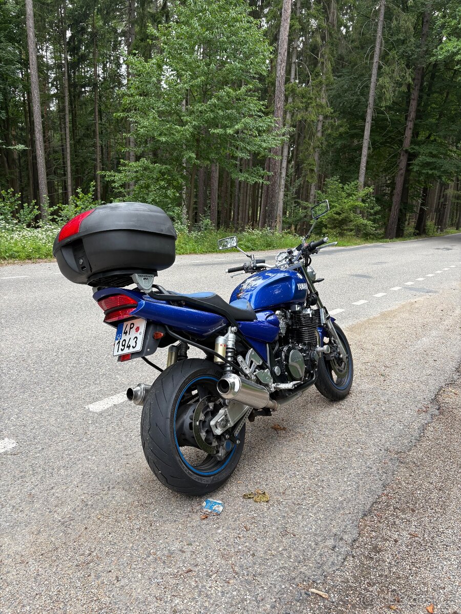 YAMAHA XJR 1300 - 8