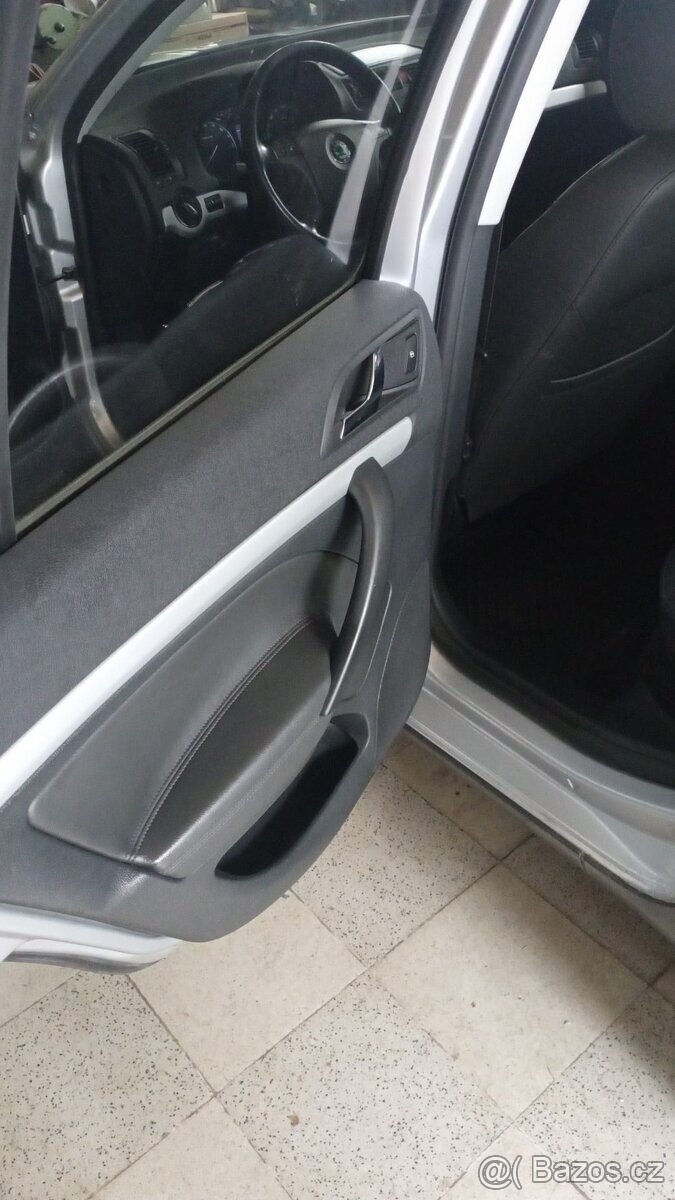 Škoda Octavia II Scout 2.0tdi - 8