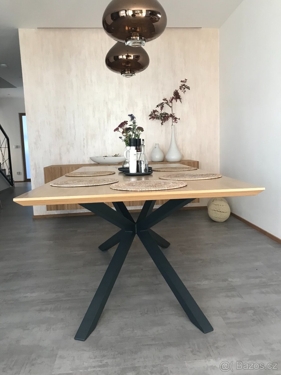 Jídelní stůl - 8