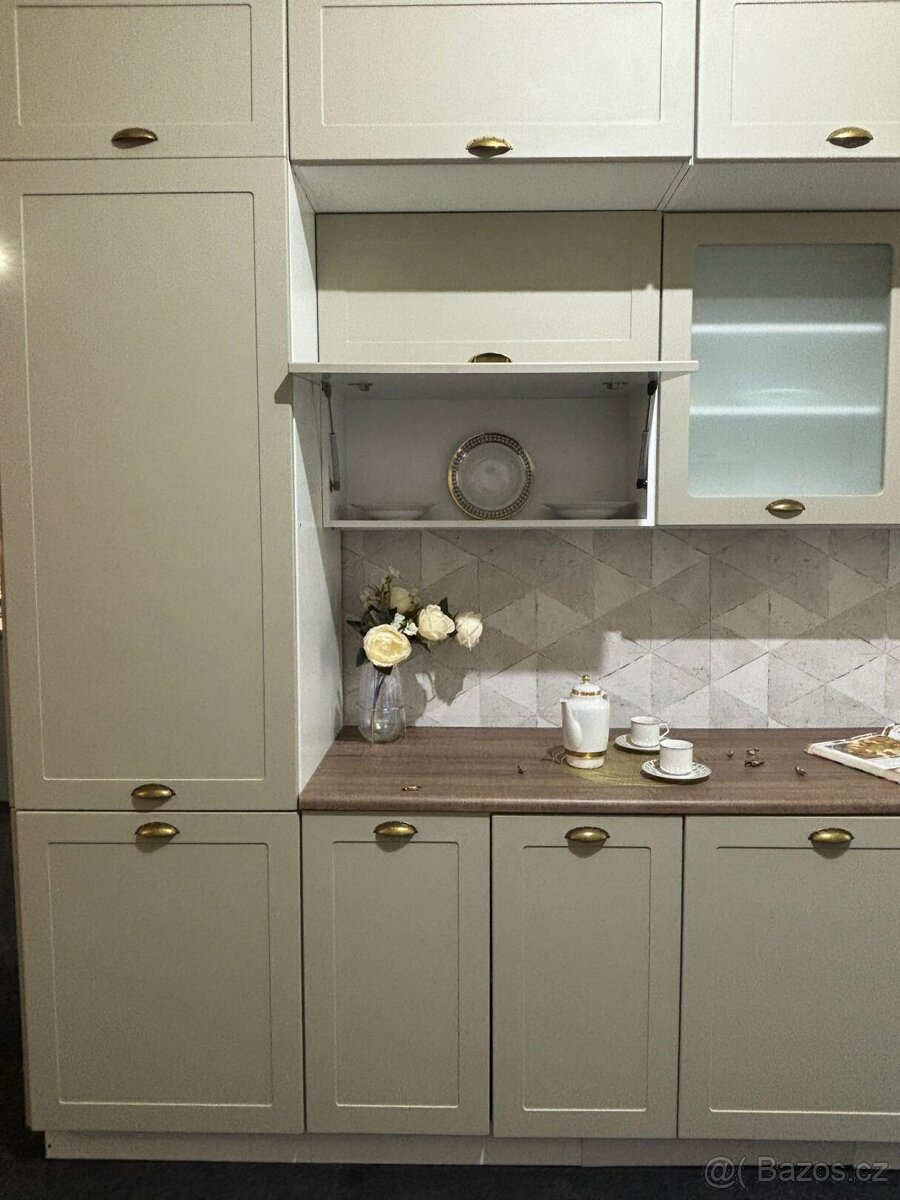 Moderní nepoužitá kuchyně NATALI krémová - 8