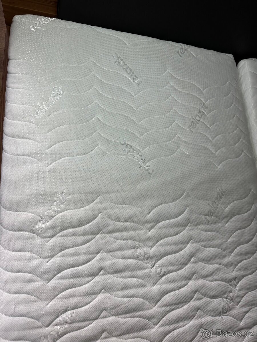 Moderní postel dvoulůžko - TOP - 8