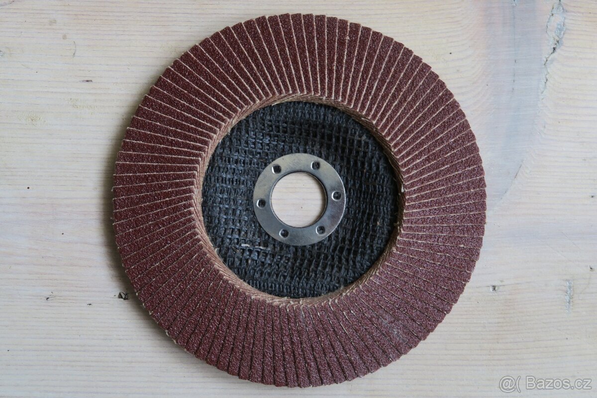 Brusné kotouče 6 ks.CENA ZA VŠE. - 8