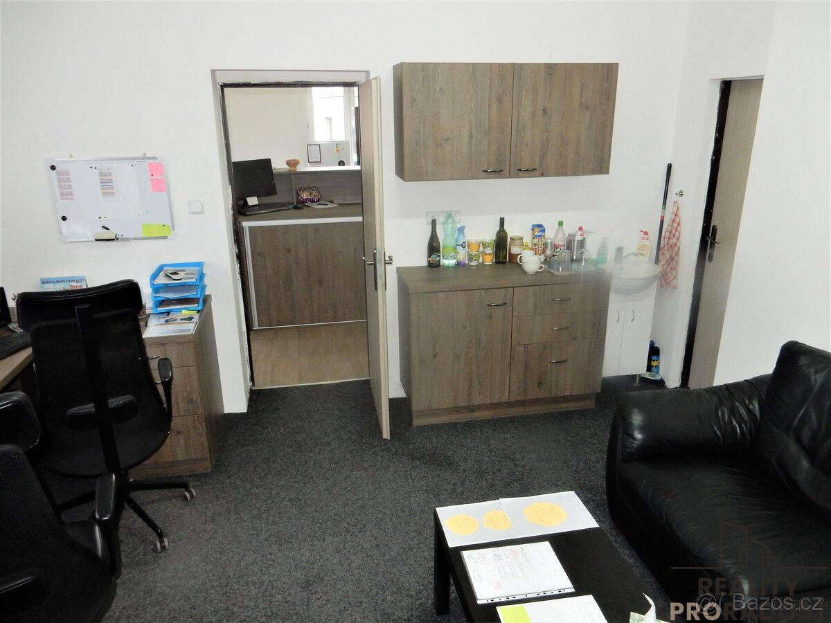 Pronájem nebytového prostoru 170m2 osobní vlastnictví ulice - 8