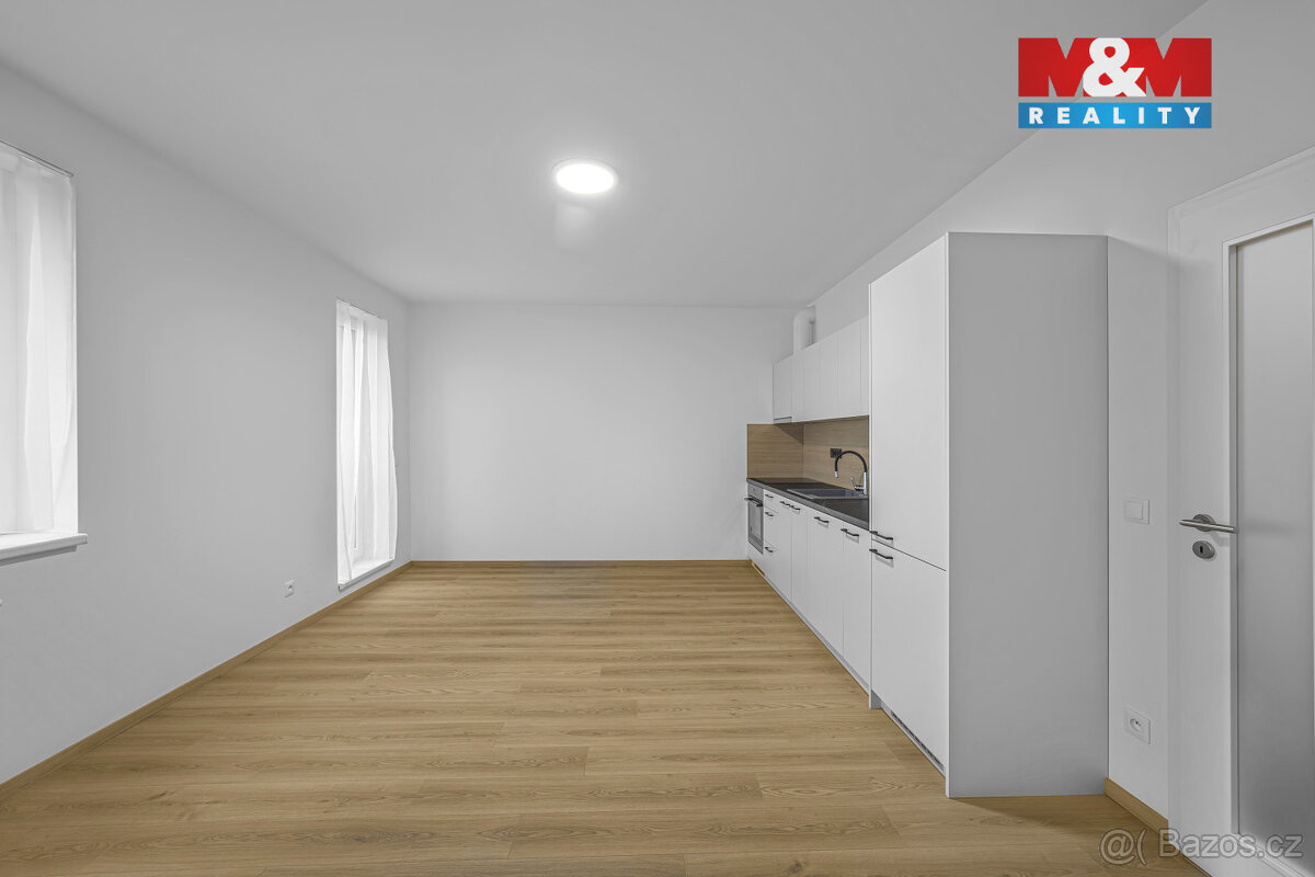 Prodej bytu 1+kk, 32 m², Hradec Králové, ul. Antonína Petrof - 8