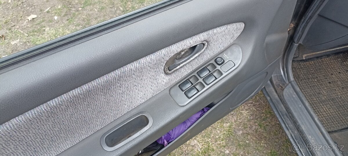 Mitsubishi Lancer 1,6 GLXi - 8