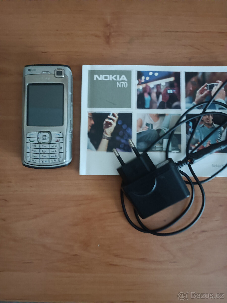 Staré tlačítkové telefony - různé značky - 8