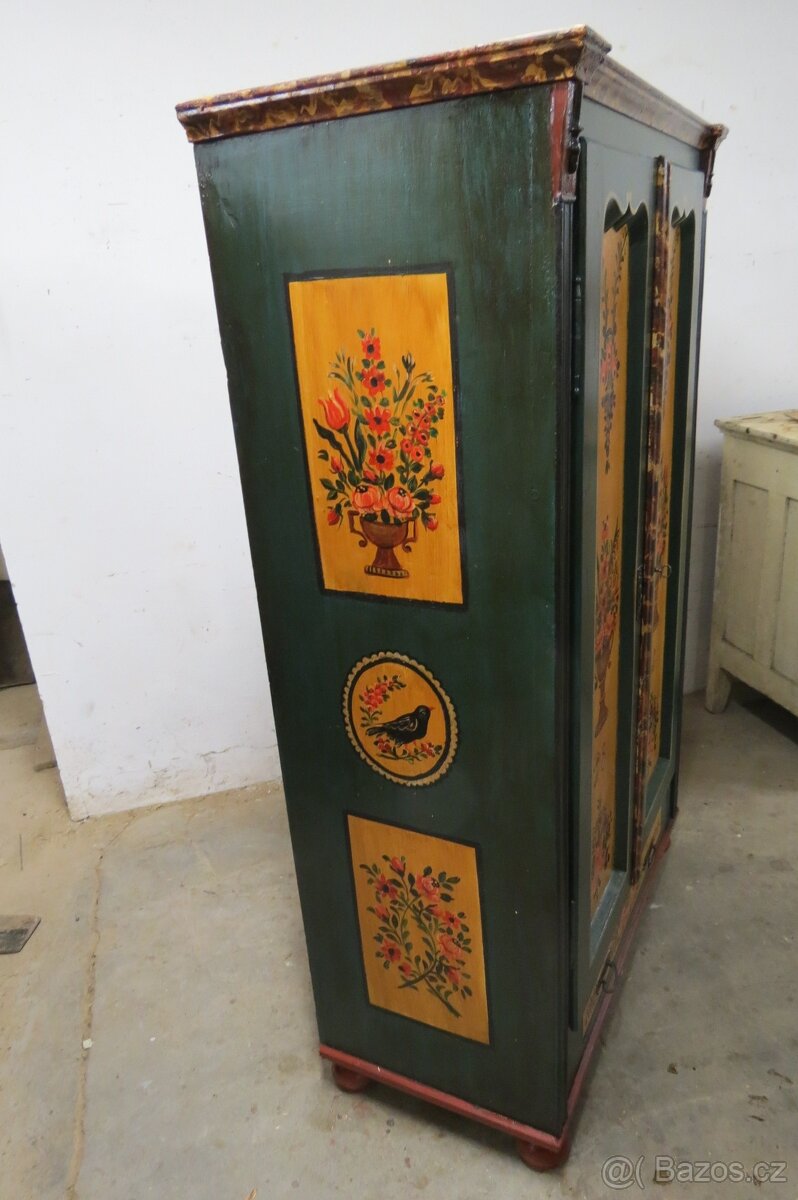 Malovaná skříň - 8