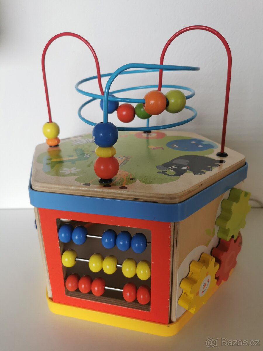 Interaktivní hračka motorická kostka - 8