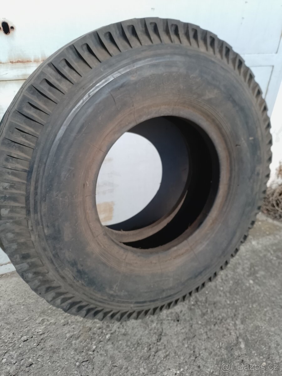 Pneu tatra,liaz,vlek,vlečka 12,00-20 Barum,16 PR,V-1 - 8