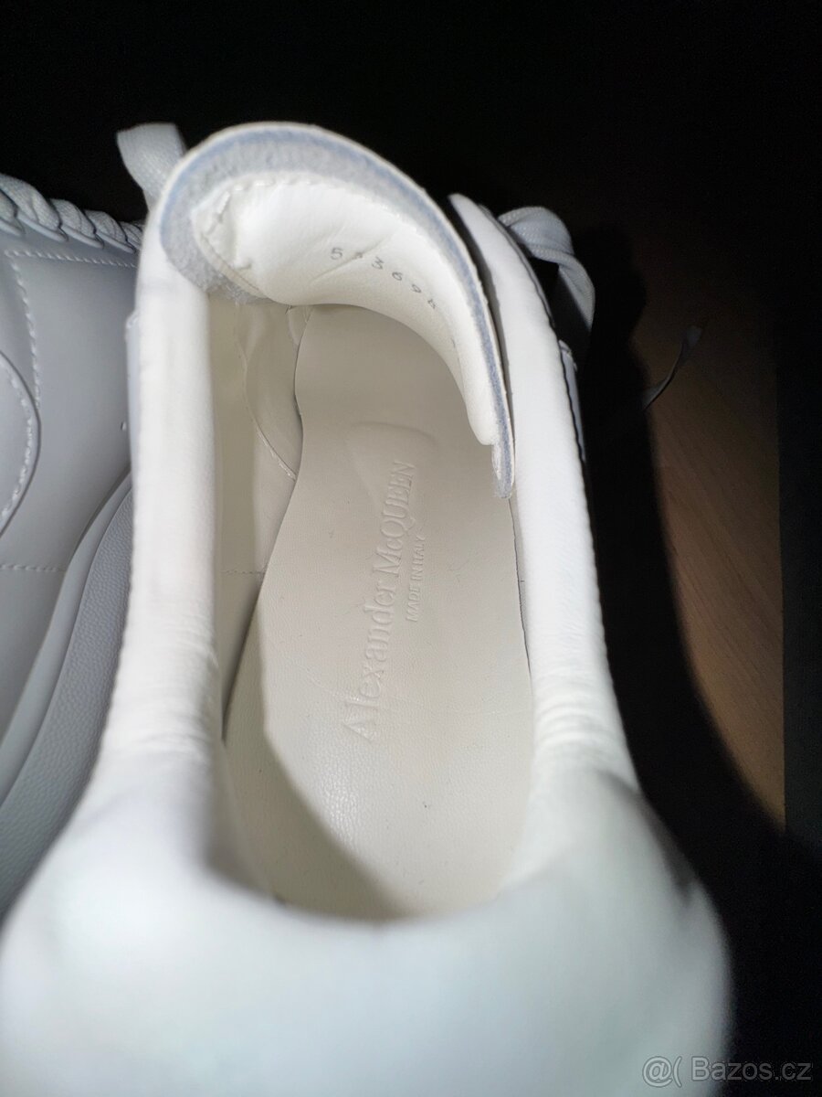 Alexander McQueen - 8