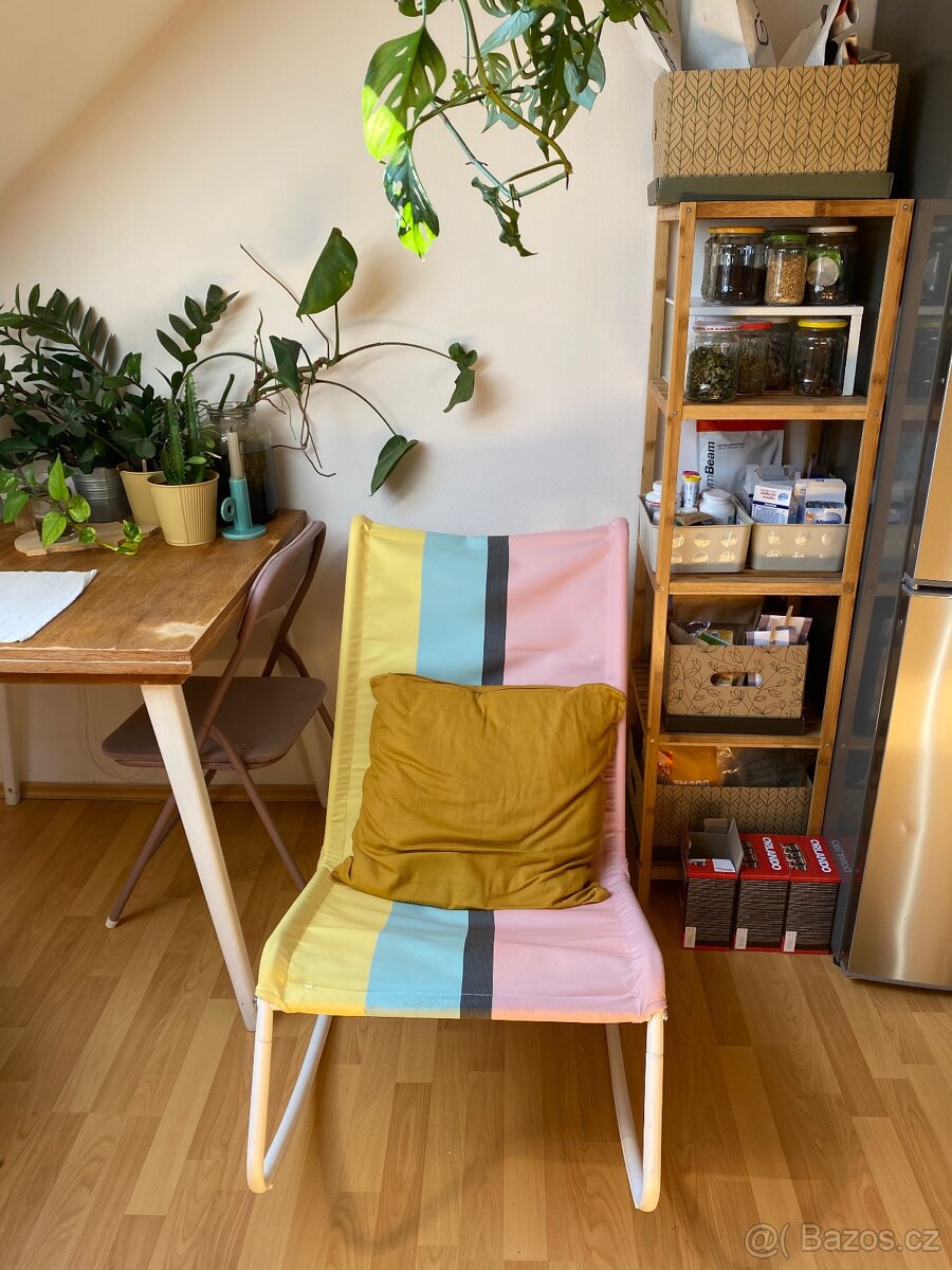 Houpací barevné křeslo ikea - 8
