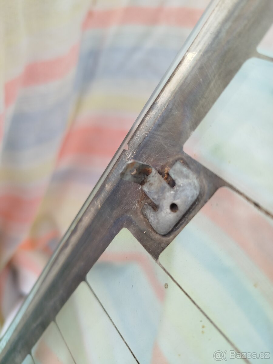 Škoda Felicie sklo kufru - 8