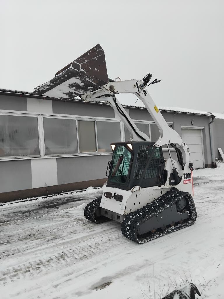 Pásový nakladač Bobcat T300 - 8
