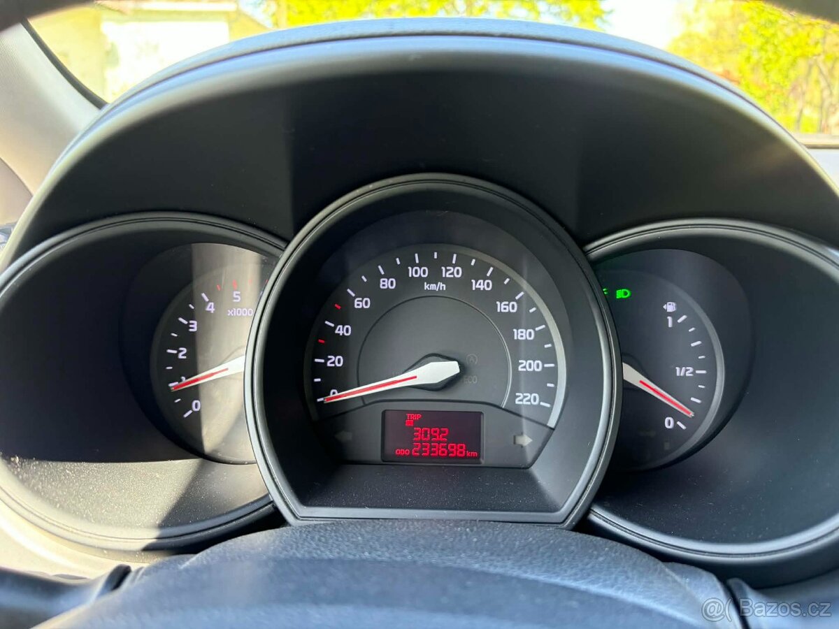 Kia Rio 1.4 CRDi EX - 8