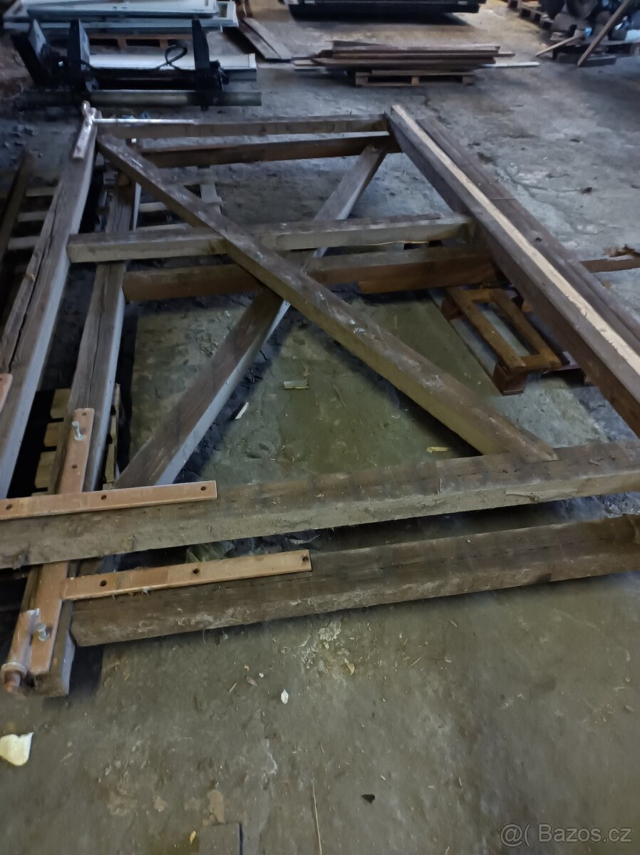 Dřevěná vrata - 8