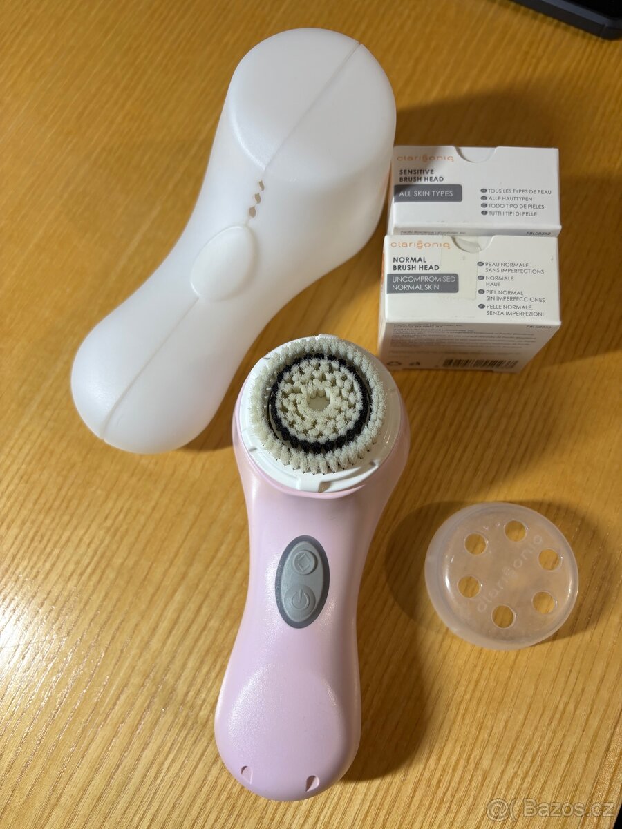 Čisticí kartáček Clarisonic Mia2 + 2 nové čisticí hlavy - 8