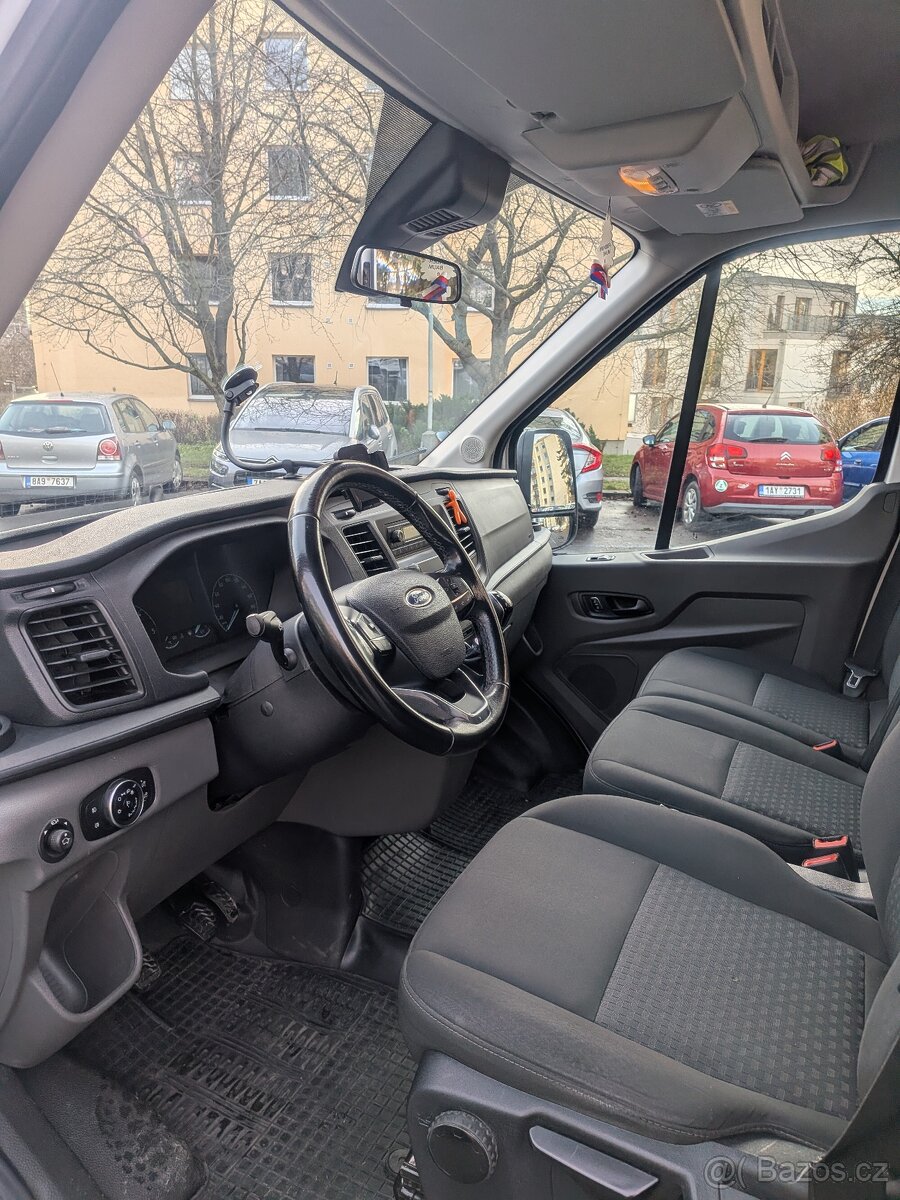 Pronájem Ford Transit 7 míst - 8