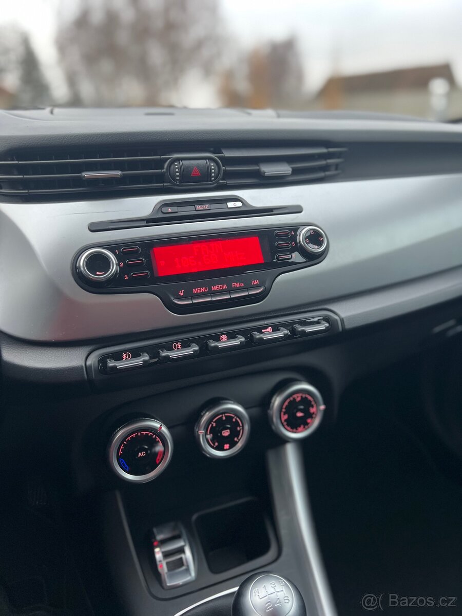 Alfa Romeo Giulietta JTD - 8