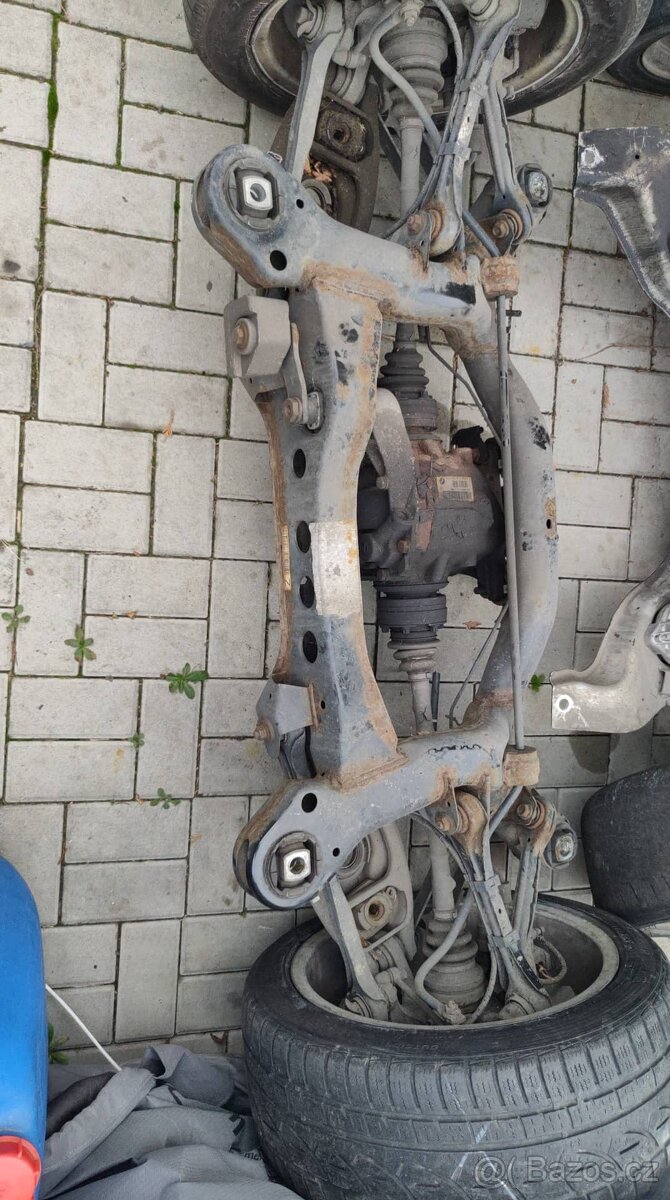 BMW 3 E9X E91 E90 karosářské díly dveře kapota nárazník - 8