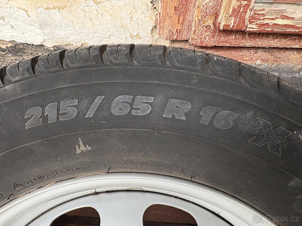 Sada letních kol Dacia Duster 5x114,3 - 8