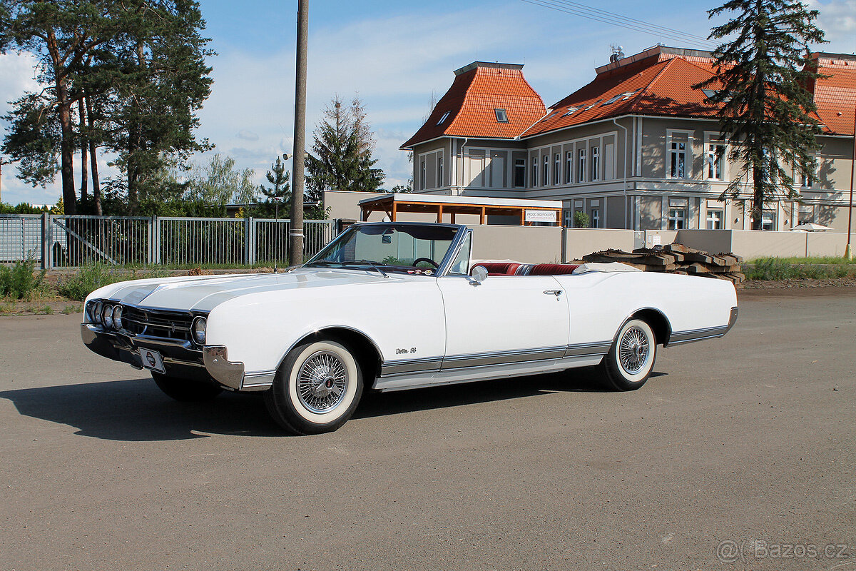 1966 Oldsmobile Delta 88 Convertible 425 V8 - po renovaci - 8