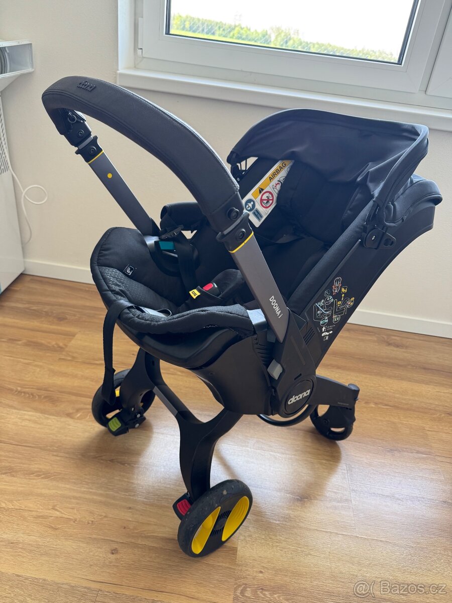 Autosedačka s kolečky - Doona i - 8