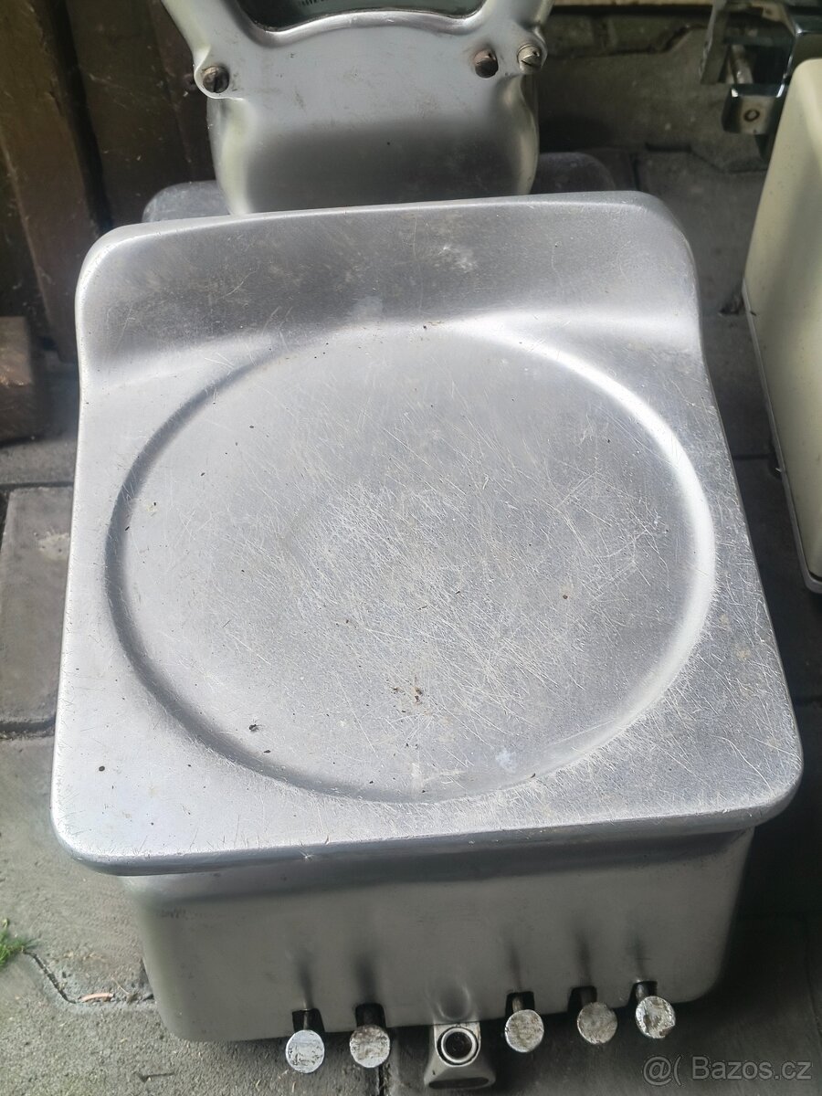 Historické obchodní váhy - 8