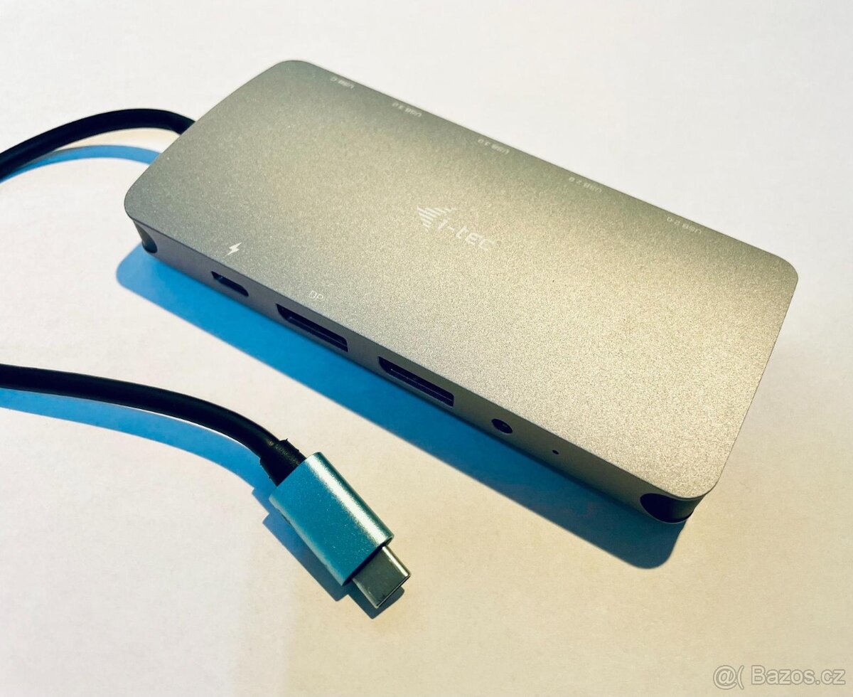 Macbook Pro 15" / mid 2018 / i7 / 16GB / 256GB + dock - 8