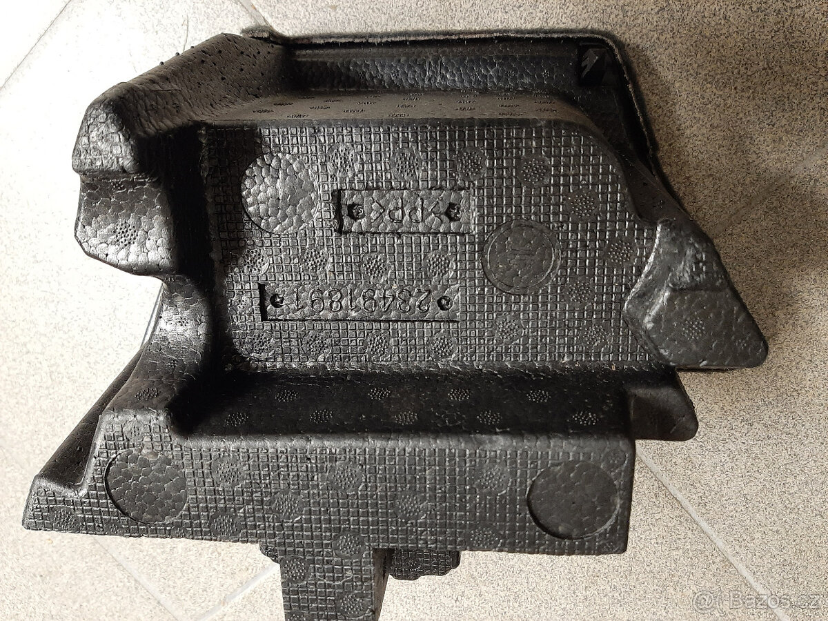 Cadillac XT 5 2018 polystyrenová výplň kufru - 8