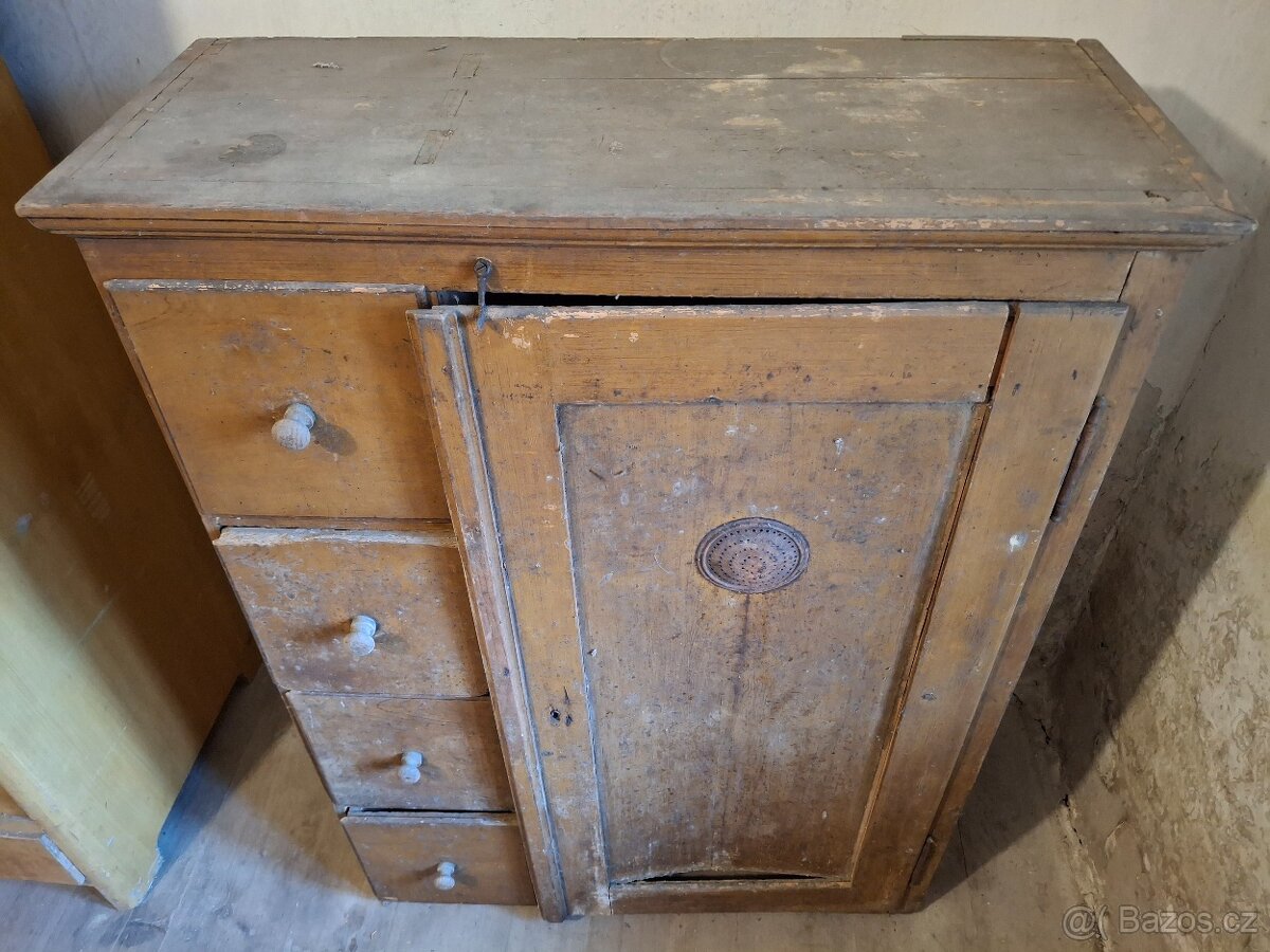 Komoda starožitná k renovaci - 8